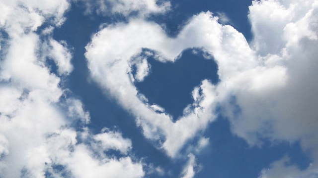 星空：坚持不懈，收获无与伦比的身体变化：探秘标准动作吊单杠的奥秘！